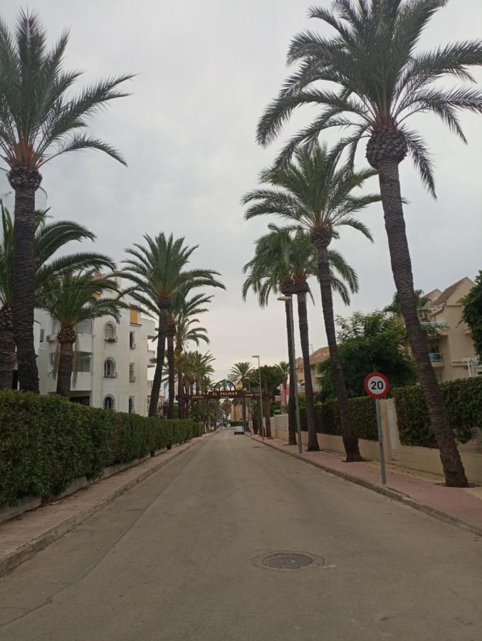 Alojamiento con Piscina y chiringuito Dénia Exterior foto