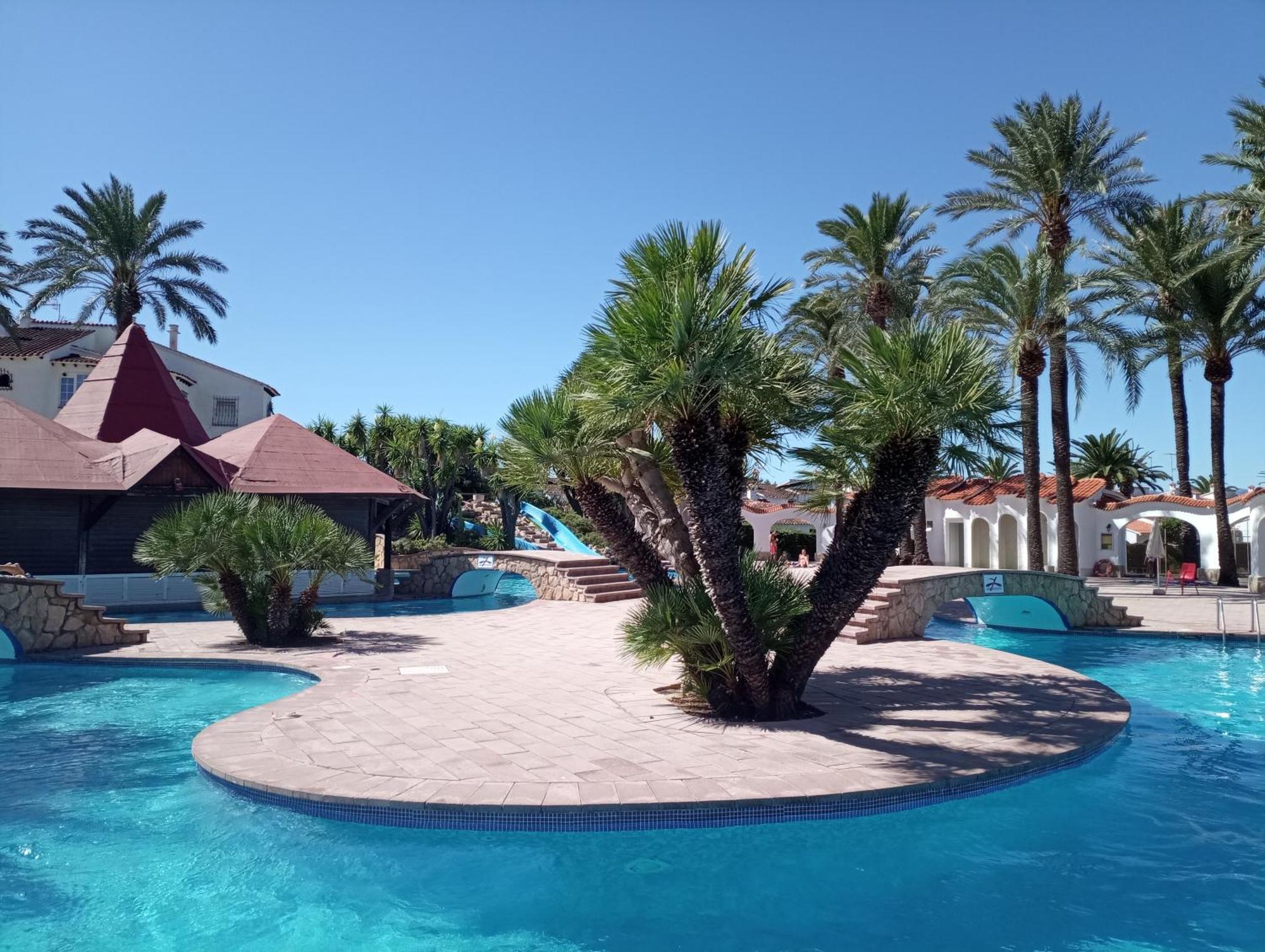 Alojamiento con Piscina y chiringuito Dénia Exterior foto